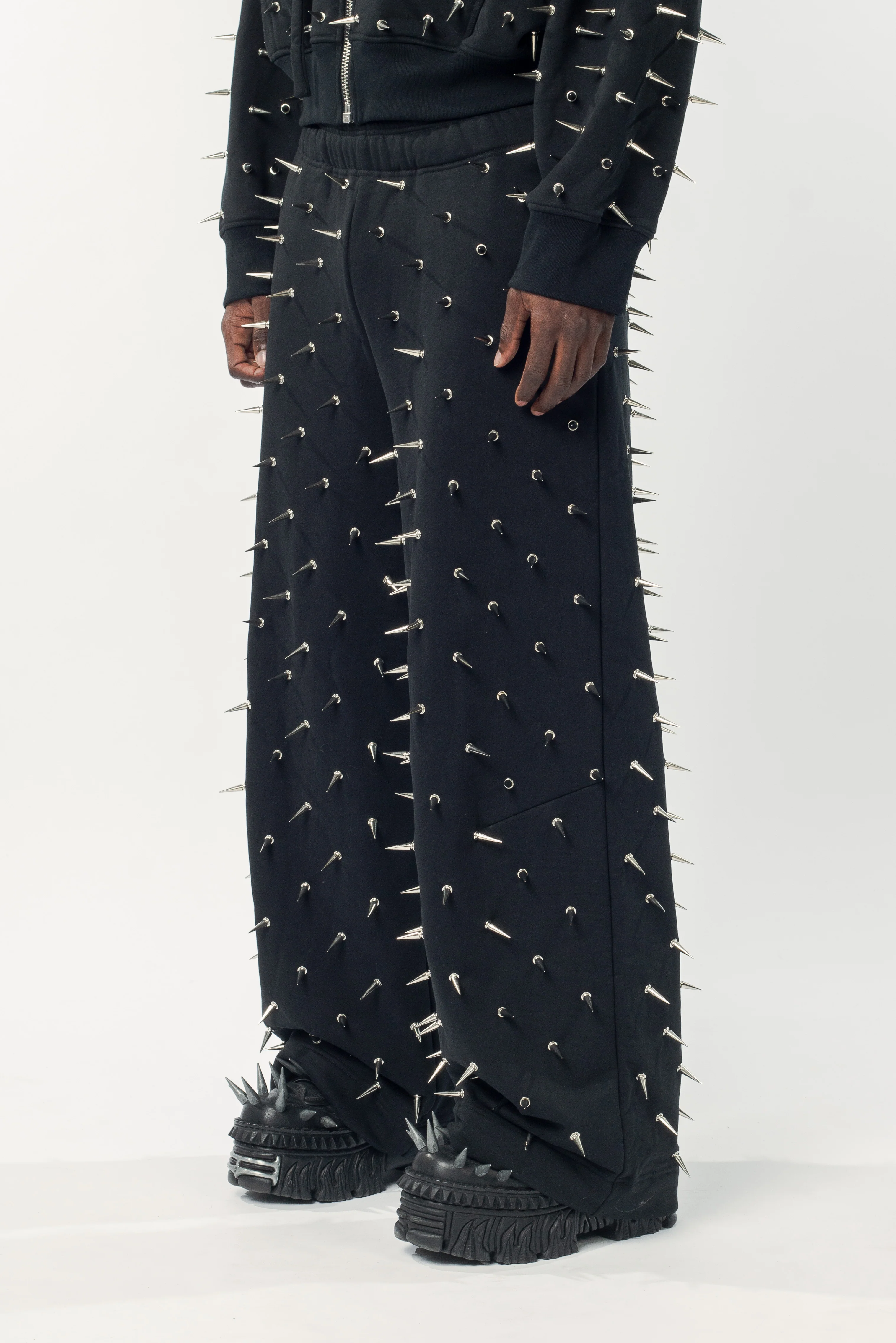 Claude Black Spike - Image 5